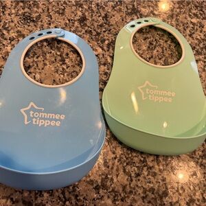Tommee Tippee Silicone Catcher Bibs - Blue & Green